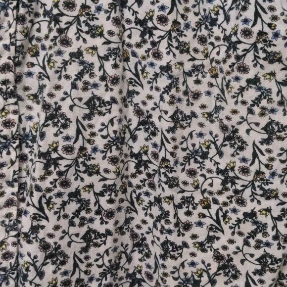 Griffintown Floral Linen Blend Button Down - Picture 4 of 7